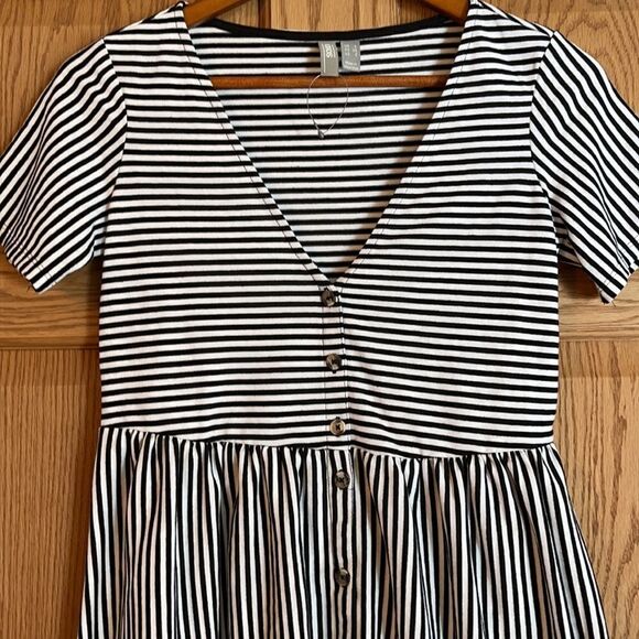 ASOS Dress *NWOT* Mini V Neck Button Through Smock Dress in Stripe - Picture 2 of 9
